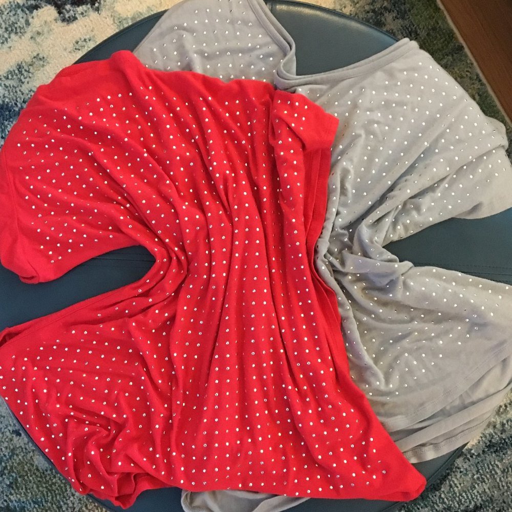 2 t-shirts with metal rhinestones